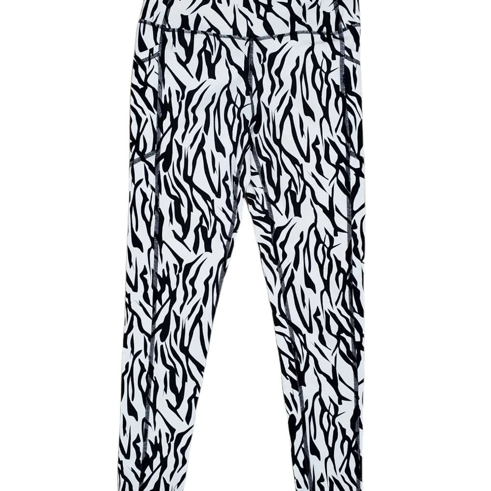 Zyia • Safari Pocket Brilliant Leggings